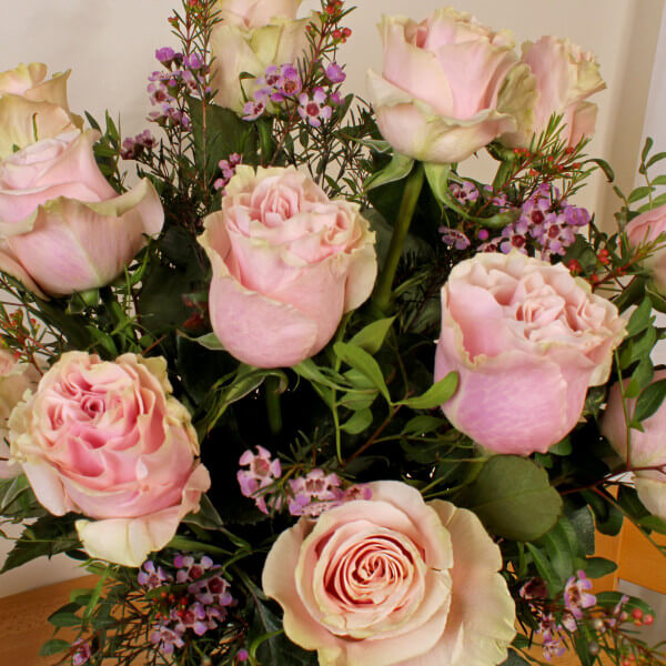 12 Pink Roses - Image 2
