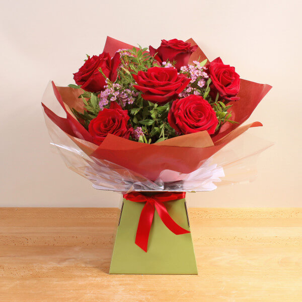 Luxury 6 Roses Giftbag - Image 4